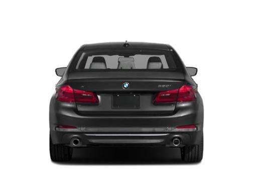 2018 BMW 530 530i
