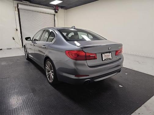 2018 BMW 530 530i