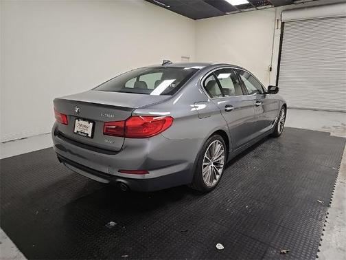 2018 BMW 530 530i