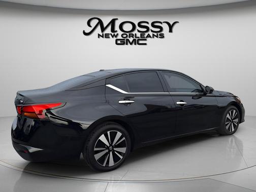 Black 2022 Nissan Altima 2.5 SV