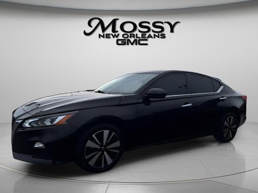Black 2022 Nissan Altima 2.5 SV