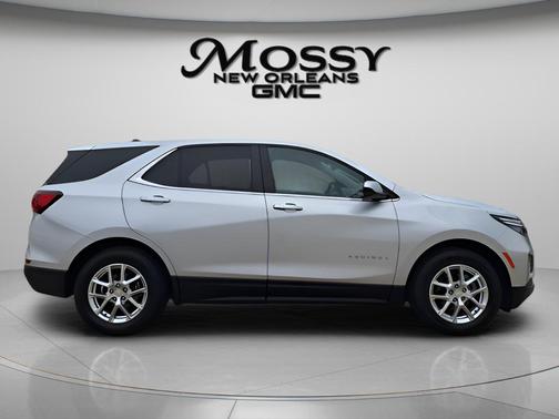Silver Ice Metallic 2022 Chevrolet Equinox 1LT