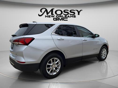 Silver Ice Metallic 2022 Chevrolet Equinox 1LT