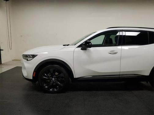 2022 Buick Envision FWD Essence