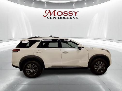 2022 Nissan Pathfinder SV 2WD