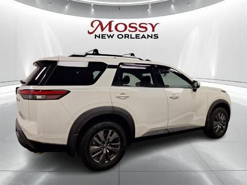 2022 Nissan Pathfinder SV 2WD