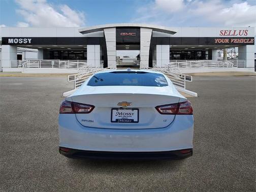 2022 Chevrolet Malibu FWD LT
