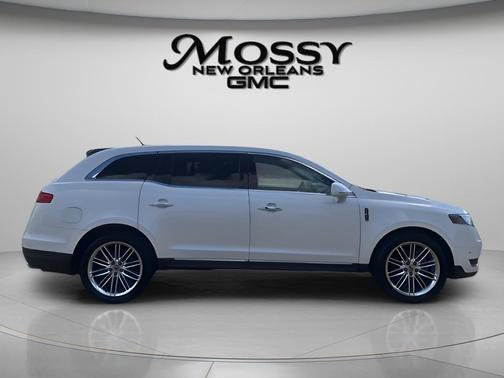 2019 Lincoln MKT Reserve