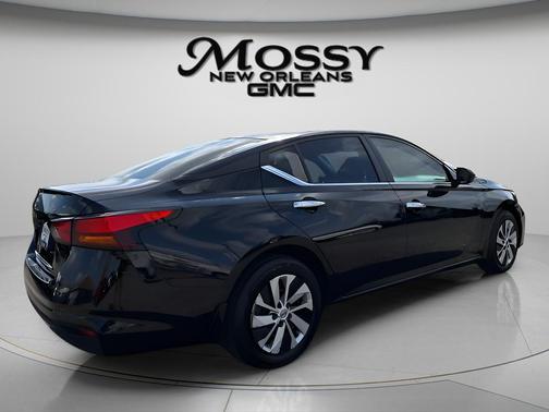 Black 2025 Nissan Altima S FWD