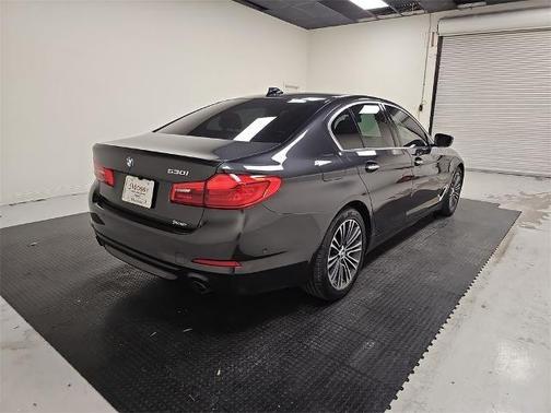 2017 BMW 530 530i