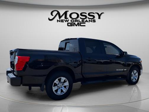 Black 2018 Nissan Titan SV