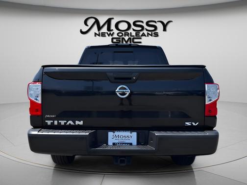 Black 2018 Nissan Titan SV