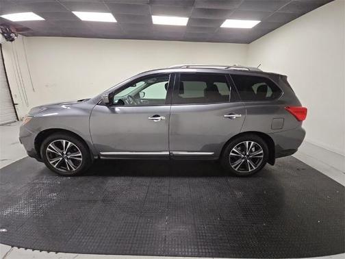 2017 Nissan Pathfinder Platinum