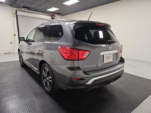 2017 Nissan Pathfinder Platinum