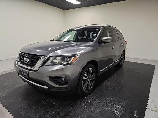 2017 Nissan Pathfinder Platinum