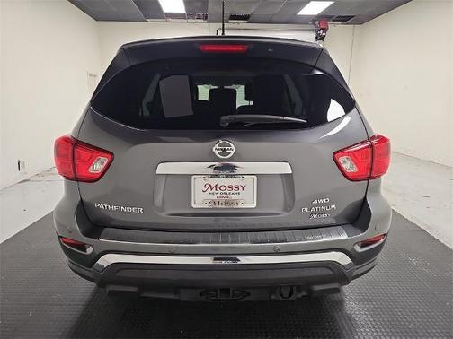 2017 Nissan Pathfinder Platinum