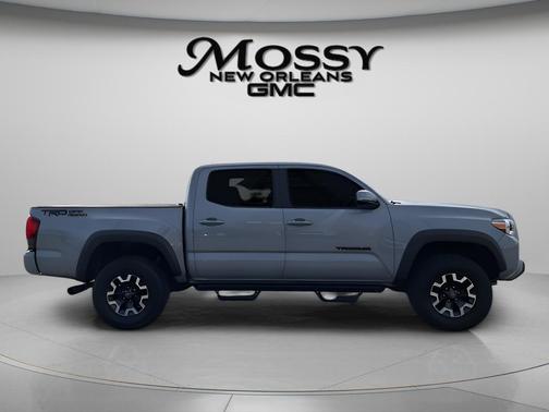 Gray 2018 Toyota Tacoma SR5