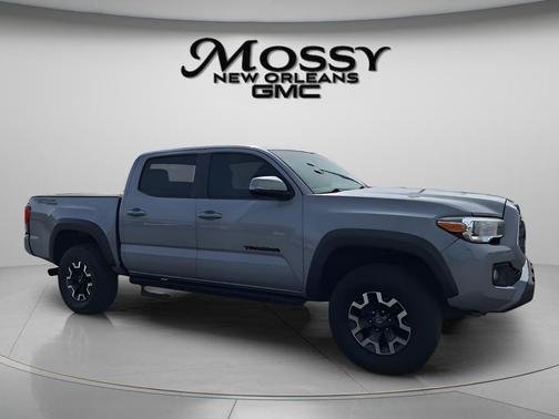 Gray 2018 Toyota Tacoma SR5