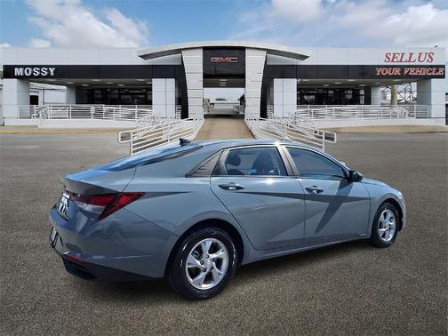 2021 Hyundai ELANTRA SE