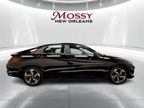 2022 Hyundai ELANTRA Limited