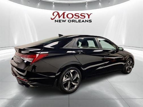 2022 Hyundai ELANTRA Limited