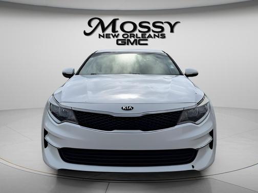 White 2017 Kia Optima LX