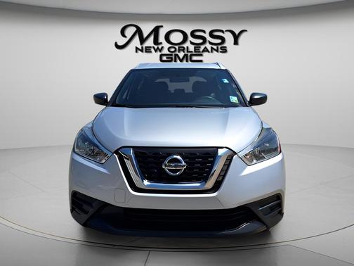Silver 2018 Nissan Kicks S