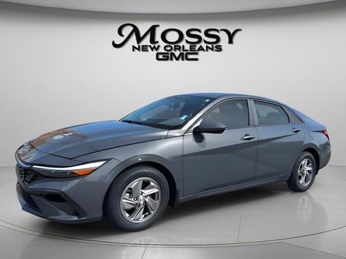 Gray 2025 Hyundai ELANTRA SE