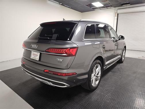 2024 Audi Q7 55 Premium Plus