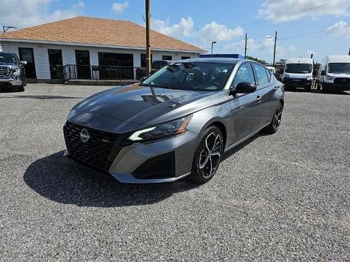 2023 Nissan Altima SR FWD