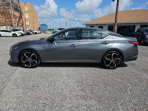 2023 Nissan Altima SR FWD