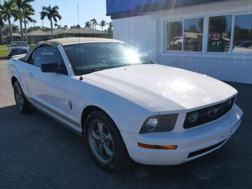 2007 Ford Mustang Deluxe