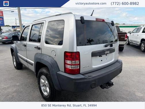 Bright Silver Metallic Clearcoat 2012 Jeep Liberty Sport