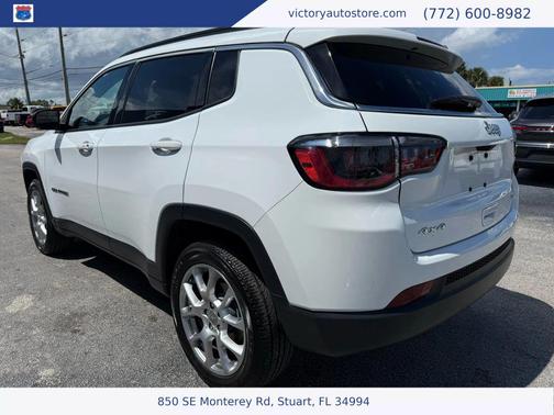 2022 Jeep Compass Latitude Lux