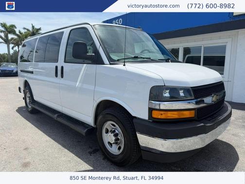 Summit White 2018 Chevrolet Express 3500 LT