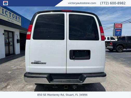 Summit White 2018 Chevrolet Express 3500 LT