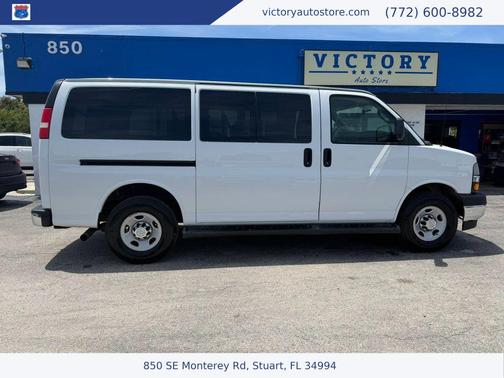 Summit White 2018 Chevrolet Express 3500 LT