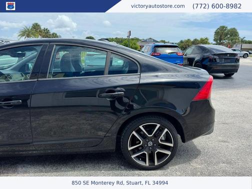 Onyx Black Metallic 2018 Volvo S60 T5 Dynamic
