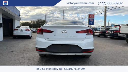 2019 Hyundai ELANTRA SE