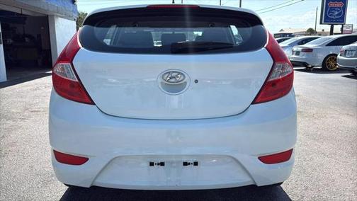 2013 Hyundai Accent SE