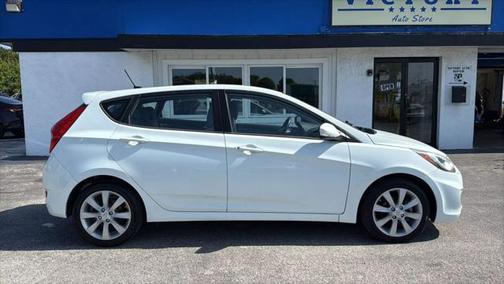 2013 Hyundai Accent SE