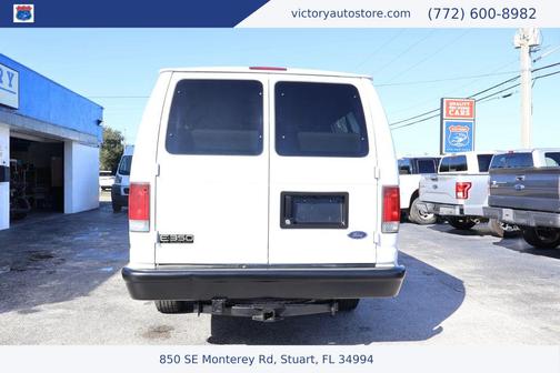 2003 Ford E350 Super Duty XL Extended Van 3D