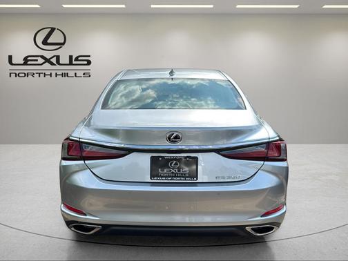 Iridium 2023 Lexus ES 350 Base