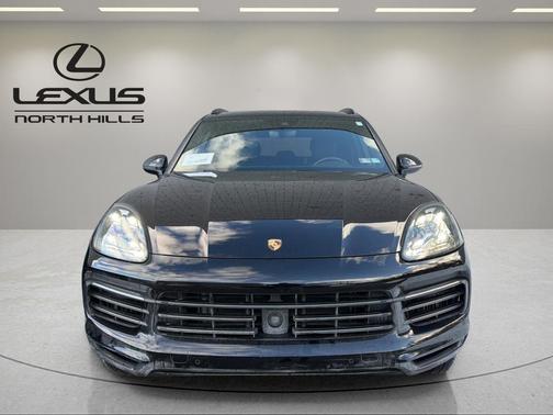 2023 Porsche Cayenne Platinum Edition