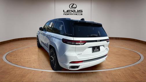 2023 Jeep Grand Cherokee Summit