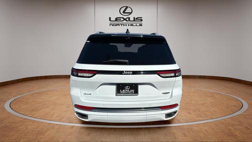 2023 Jeep Grand Cherokee Summit