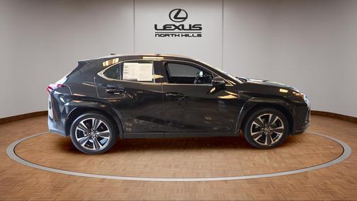 2025 Lexus UX 300h Base