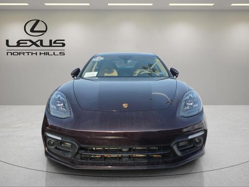 2022 Porsche Panamera 4