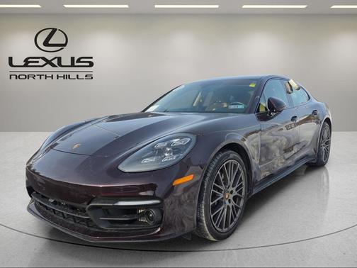 2022 Porsche Panamera 4
