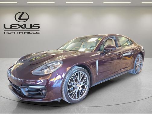 2022 Porsche Panamera 4